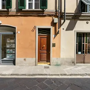 Apartment In San Niccolo / Historic Centre Florence