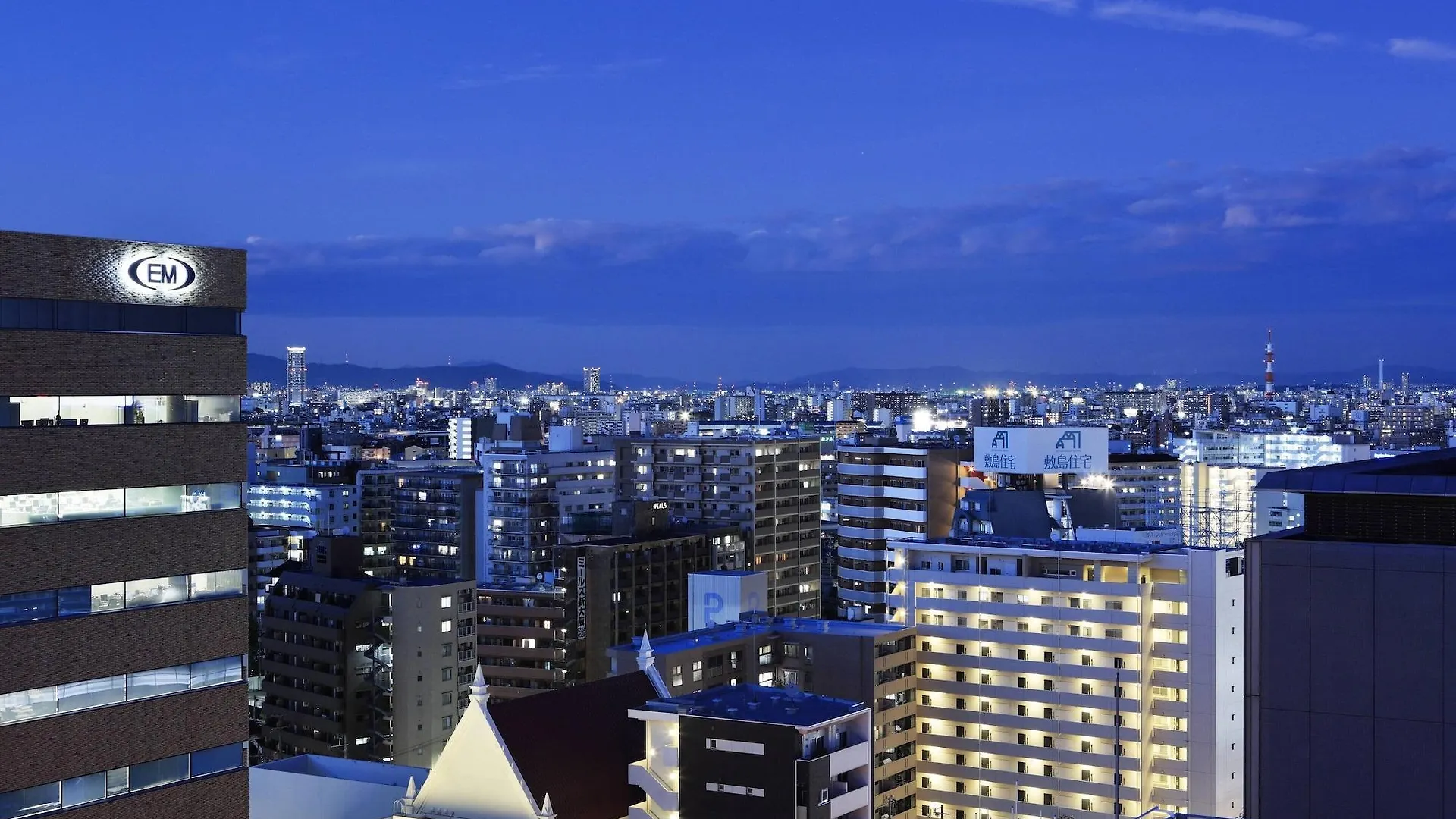 Courtyard By Marriott Shin-Osaka Station Hotel