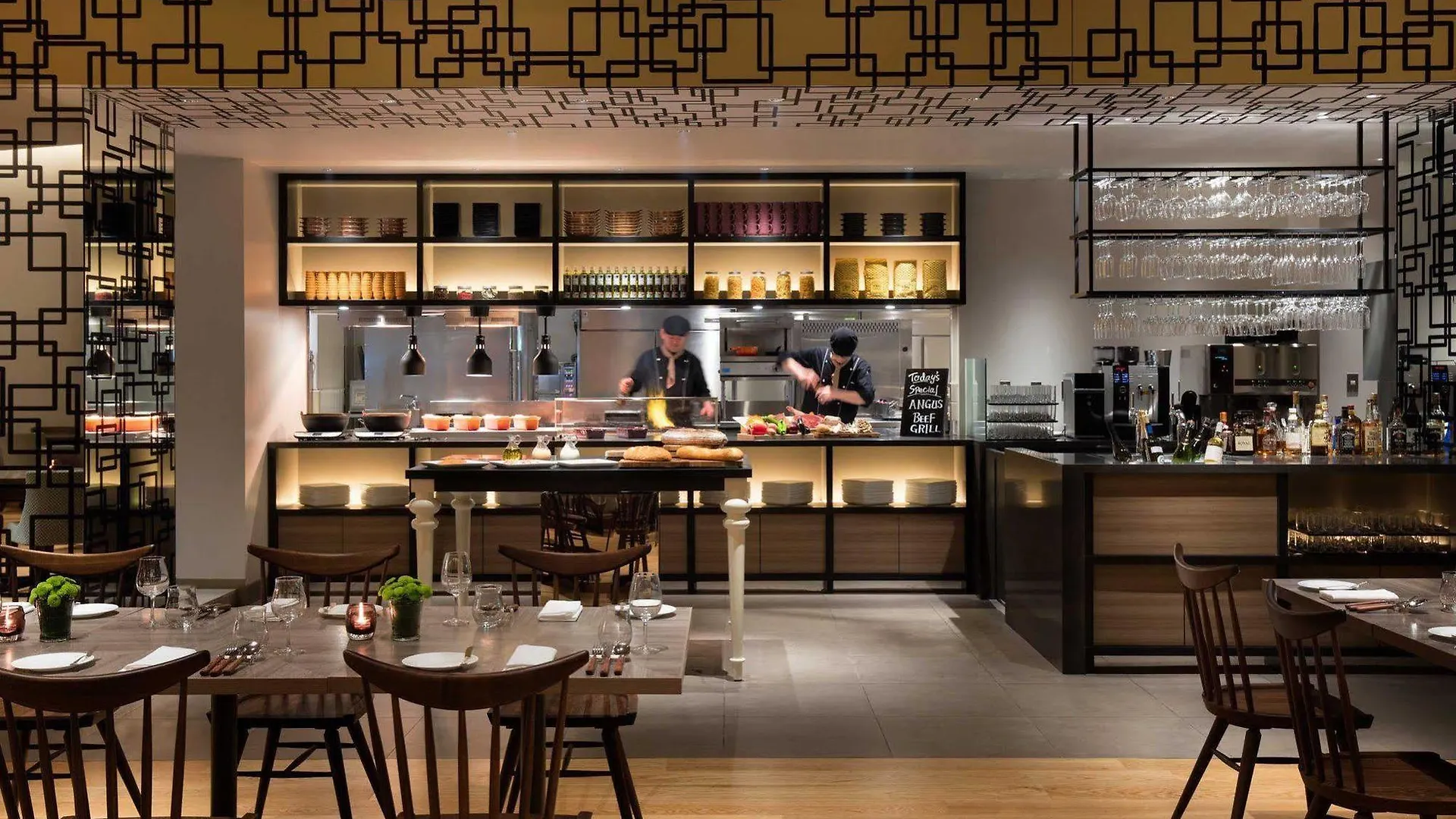 Courtyard By Marriott Shin-Osaka Station Hotel