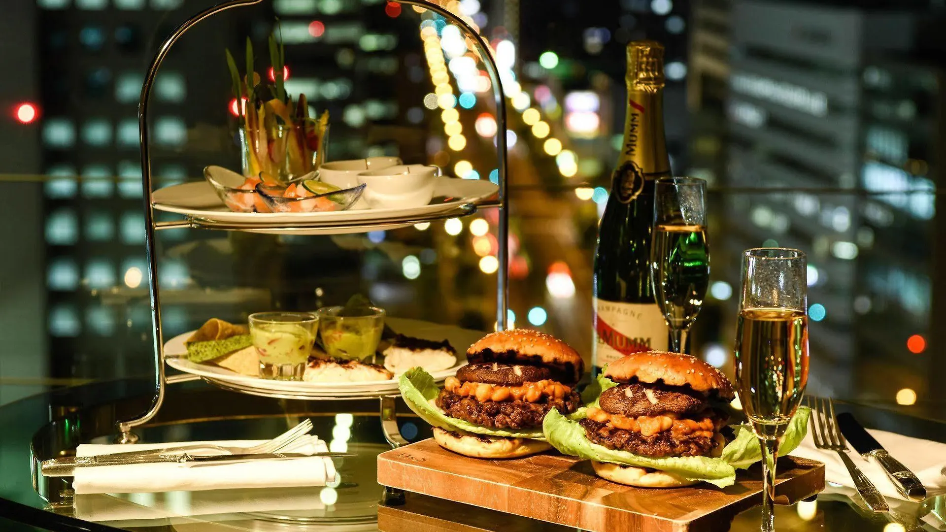 Courtyard By Marriott Shin-Osaka Station Hotel