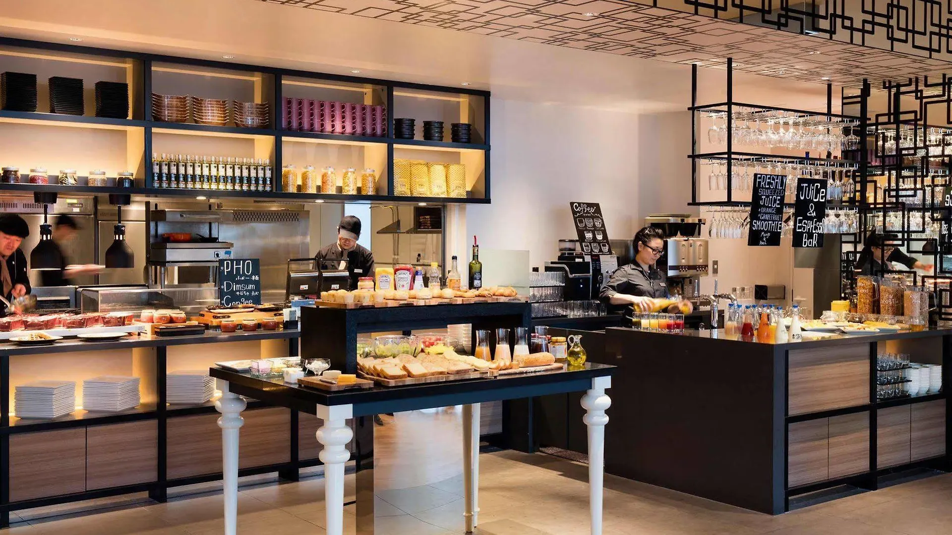Courtyard By Marriott Shin-Osaka Station Hotel